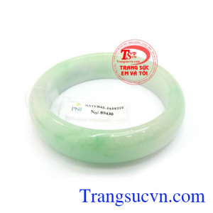 Vòng ngọc bản đẹp, sang trọng, quý phái