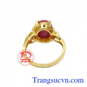 Các đường nét được chế tác chi tiết đảm bảo tính bền đẹp cho người đeo