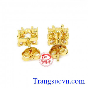 Chốt đeo được chế tác chắc chắn, tiện lợi tạo sự thoải mái cho người đeo