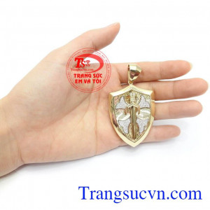 Mặt Dây Khiên Vàng Cá Tính thời trang nam tính