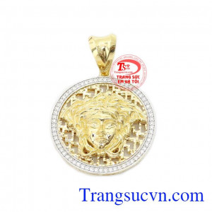 Mặt dây vàng nam tính size to là một thiết kế độc và lạ đem đến cho người dùng sự tự tin và bản lĩnh.