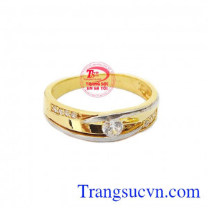 Nhẫn được kết hợp từ vàng trắng và vàng màu