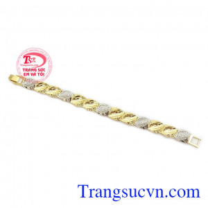 Lắc tay là sự kết hợp của vàng trắng và vàng màu tạo điểm nhấn cho sản phẩm
