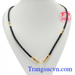 Dây da bọc vàng đẹp 18k là một xu hướng mới trong giới trẻ hiện nay.