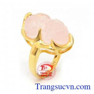 Nhẫn Tỳ hưu không chỉ mang vẻ đẹp sang trọng quý phái, tỳ hưu còn là linh vật luôn mang lại may mắn, tài lộc, của cải và bình an