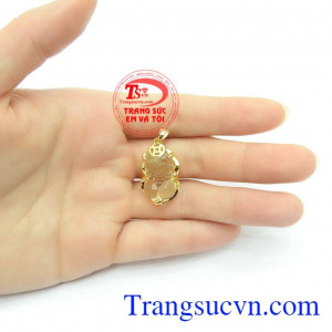 Mặt dây dễ dáng kết hợp nhiều loại dây chuyền khác nhau