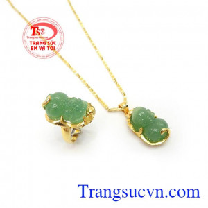 Tỳ hưu đá quý có tác dụng giải trừ tà khí, mang bình an, tài lộc và may mắn cho chủ nhân