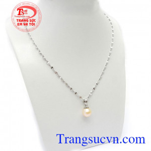 Bộ Dây Chuyền Nữ Trang Nhã kiểu dáng độc đáo, sang trọng, quý phái, phù hợp xu hướng thời trang phái đẹp