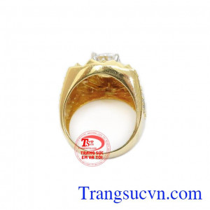 Sản phẩm được chế tác từ vàng 10k sáng bóng và bền đẹp