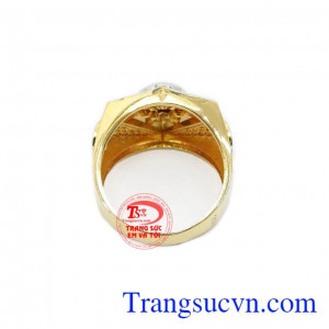Sản phẩm được chế tác từ vàng 10k sáng bóng, bền đẹp