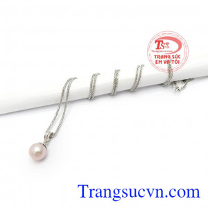 Bộ Dây Chuyền Ngọc Trai Xinh Xắn mang đến sự nhẹ nhàng, sang trọng và cá tính cho phái đẹp