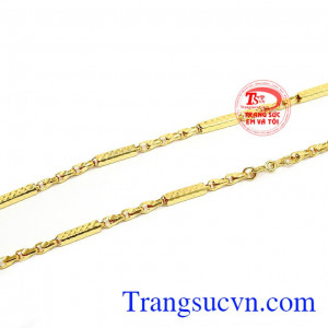 Các chi tiết độc đáo được kết hợp hài hòa giúp phái nam tự tin và tỏa sáng