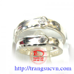 Nhẫn đôi gắn đá