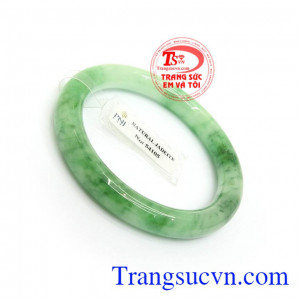 Vòng ngọc đeo tay thời trang, quý phái