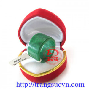 Nhẫn ngọc jadeite ngón cái