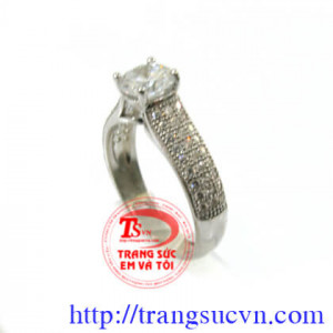 Nhẫn kim cương nhân tạo, nhẫn bạc kim cương giá rẻ