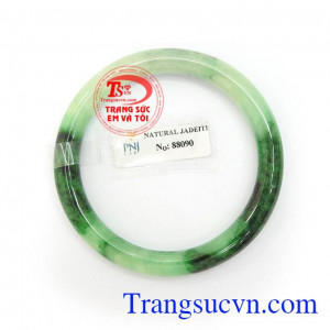 Vòng ngọc thiên nhiên