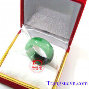 Nhẫn nữ ngọc jadeite