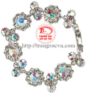 Chiếc lắc hoa
