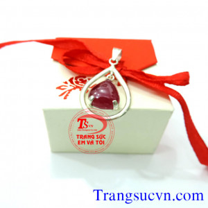 Mặt dây chuyền bạc đính đá ruby