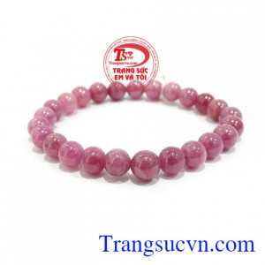 Hồng ngọc tinh hoa của đất trời là giọt máu của đất mẹ, mang năm lượng, tốt cho sức khỏe