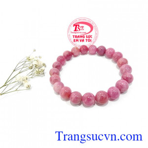 Trang sức Ruby thể hiện tình yêu đầy đam mê mà mọi người dành cho nhau