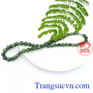 Chuỗi vòng cổ ngọc cẩm thạch tinh tế là sản phẩm ngọc cẩm thạch đẹp, sang trọng. Chuỗi vòng cổ ngọc cẩm thạch tinh tế có giấy kiểm định, món quà trang sức dành cho các bà, các mẹ