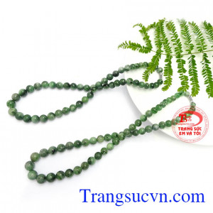 Chuỗi vòng cổ ngọc cẩm thạch tinh tế là sản phẩm ngọc cẩm thạch đẹp, sang trọng. Chuỗi vòng cổ ngọc cẩm thạch tinh tế có giấy kiểm định, món quà trang sức dành cho các bà, các mẹ