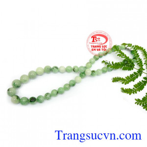 Chuỗi vòng cổ đẹp thanh lịch là sản phẩm ngọc cẩm thạch thiên nhiên mang đến vẻ đẹp sang trọng, quý phái cho người đeo