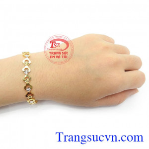 Lắc Tay Nữ Tinh Tế kiểu dáng độc đáo, tinh xảo, tôn lên sự dịu dàng, cá tính và phong cách phái đẹp, phù hợp với nhiều phong cách thời trang khác nhau