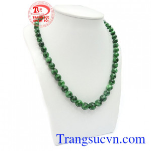 Ngọc cẩm thạch từ xưa đến nay là món đồ trang sức quý