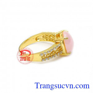 Các chi tiết được chế tác cách tỉ mỉ đảm bảo độ tinh tế cho chiếc nhẫn