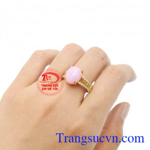 Chiếc nhẫn sang trọng tô điểm cho đôi tay quý giá của bạn