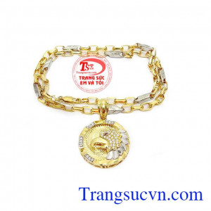 Sản phẩm chế tác từ vàng 10k bền đẹp, sáng bóng