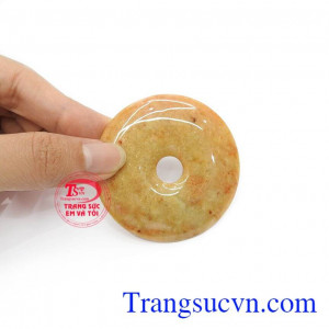 Ngọc cẩm thạch huyết đẹp, độc đáo và hợp phong thủy