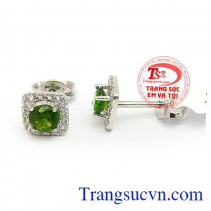 Diopsite còn có công dụng giúp cho trí tuệ minh mẫn, giữ vững tâm trí, làm giảm stress cho người đeo