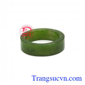 Nhẫn bản vuông mang đến sự khỏe khoắn, hiện đại