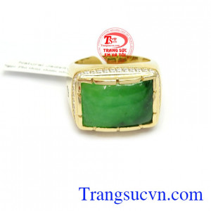 Nhẫn nam ngọc may mắn được gắn ngọc phỉ thúy thiên nhiên mang ý nghĩa phong thủy mang lại may mắn, sức khỏe cho người đeo