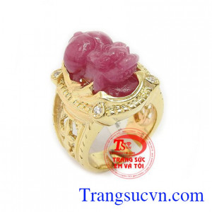 Nhẫn nam tì hưu ruby đẳng cấp là sản phẩm ruby thiên nhiên được chế tác tì hưu tinh tế