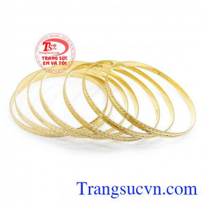 Vòng tuần nhập khẩu kiểu dáng độc đáo, phù hợp làm quà tặng những dịp ý nghĩa