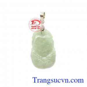 Mặt dây được chế tác từ ngọc cẩm thạch