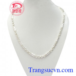 Dây Chuyền Bạc Nam Lịch Lãm chế tác tinh xảo, sắc nét, mang sự sang trọng, đẳng cấp và lịch lãm cho phái mạnh
