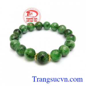 Chuỗi vòng tay ngọc jadeite đẹp là sản phẩm ngọc cẩm thạch thiên nhiên