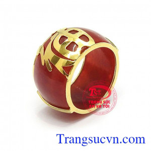 Nhẫn Ngọc Cẩm Thạch Phúc Lộc với ngọc cẩm thạch kết hợp chạm khắc chữ Phúc có tác dụng mang lại vui vẻ, may mắn, bình an cho người đeo