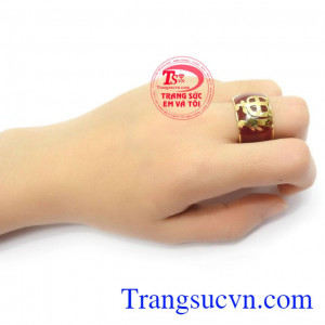 Nhẫn ngọc Bọc vàng tinh xảo, sắc nét