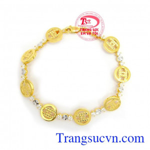 Lắc tay nữ thương hiệu Em và Tôi uy tín, chất lượng, chế tác theo yêu cầu.