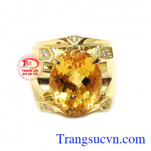 thạch anh vàng thiên nhiên được chạm khắc tinh tế để làm chiếc nhẫn thêm nổi bật