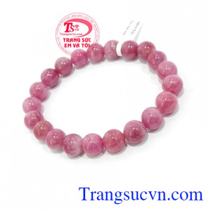  Người châu âu thời trung đại cổ tin rằng hồng ngọc tiếp thêm cho họ sức khỏe, sự thịnh vượng, trí tuệ và cuộc sống tình yêu viên mãn