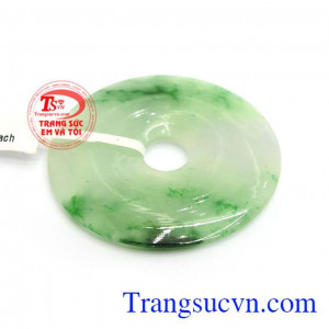 Đồng xu ngọc thiên nhiên có tác dụng mang lại bình an, tài lộc và may mắn cho người đeo