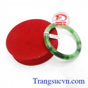 Vòng ngọc thiên nhiên phong thủy may mắn